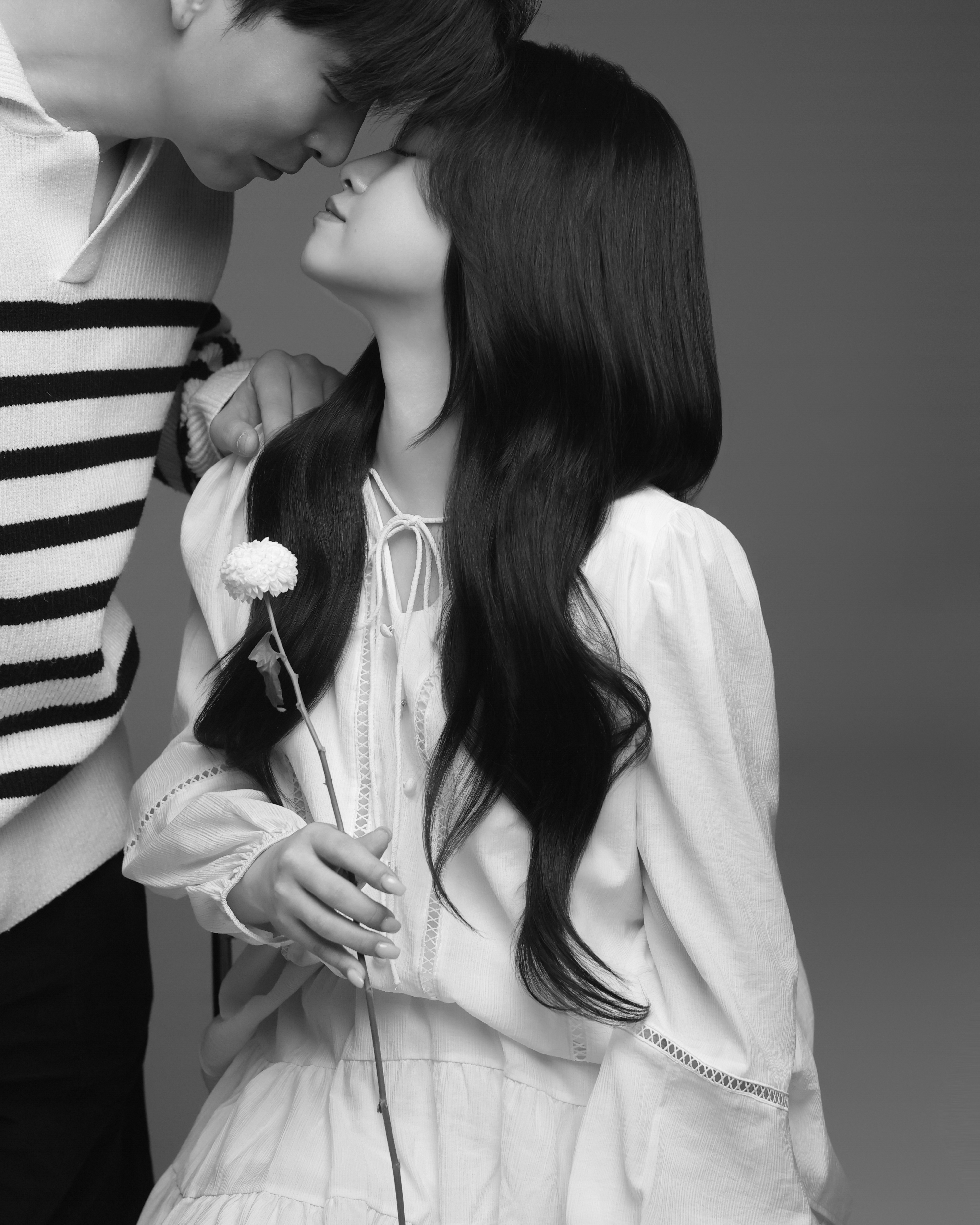 천안 커플사진 순백스튜디오 — 캐주얼 톤 커플 프로필 촬영 5