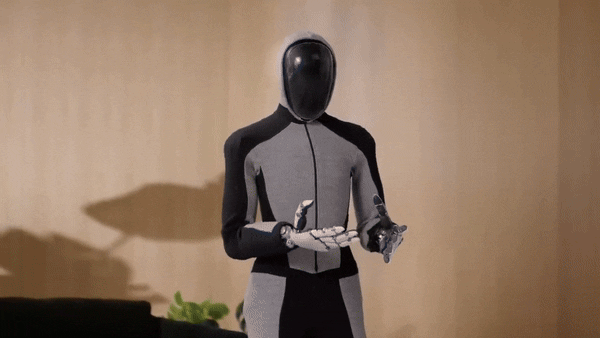 휴머노이드 로봇이 산업 현장이 아닌 일반 가정 집에 도입돼 테스트를 진행한다.