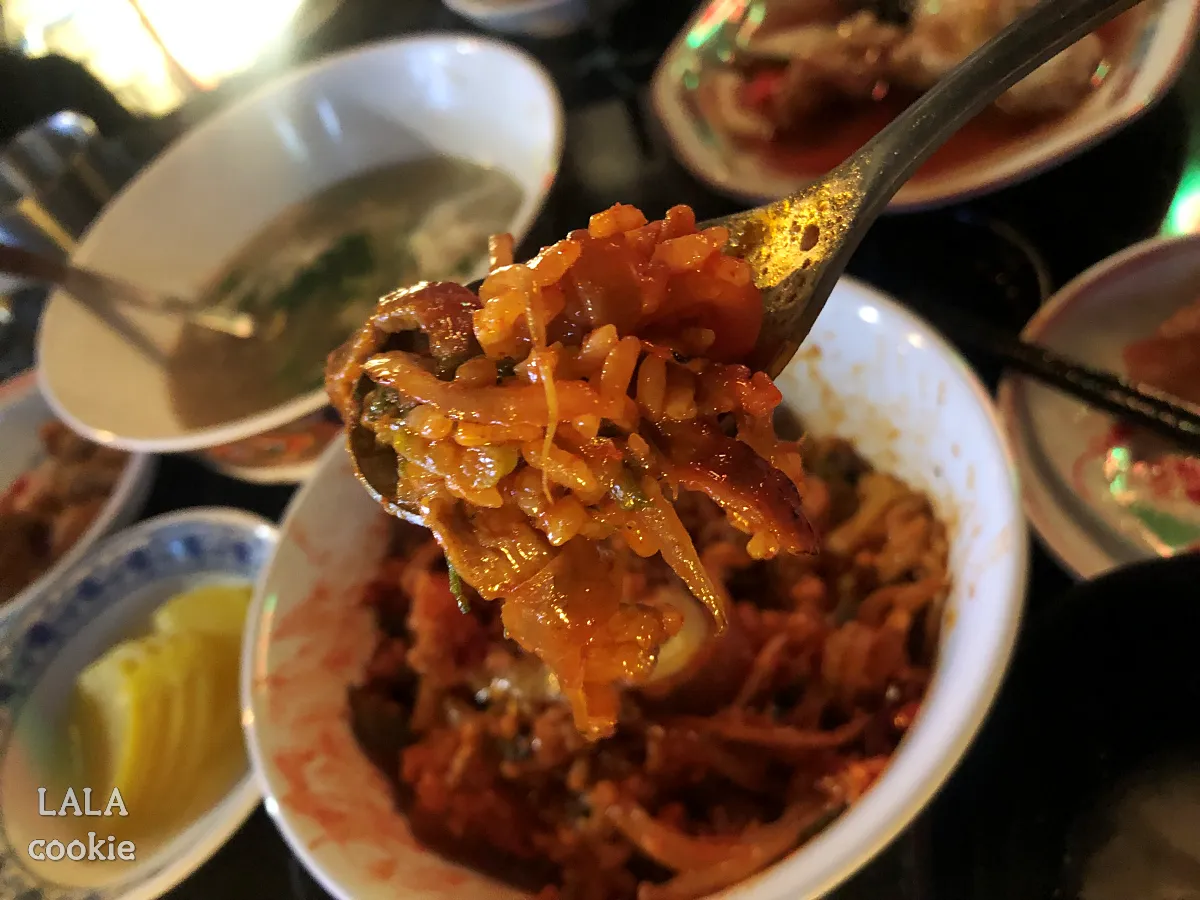 대구-달서구-상인동-맛집-자미원-중화비빔밥-먹기-전-숟가락으로-뜬-모습