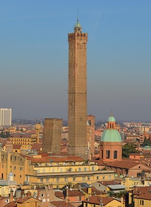 볼라냐 추천 명소 두개의 사탑 이미지