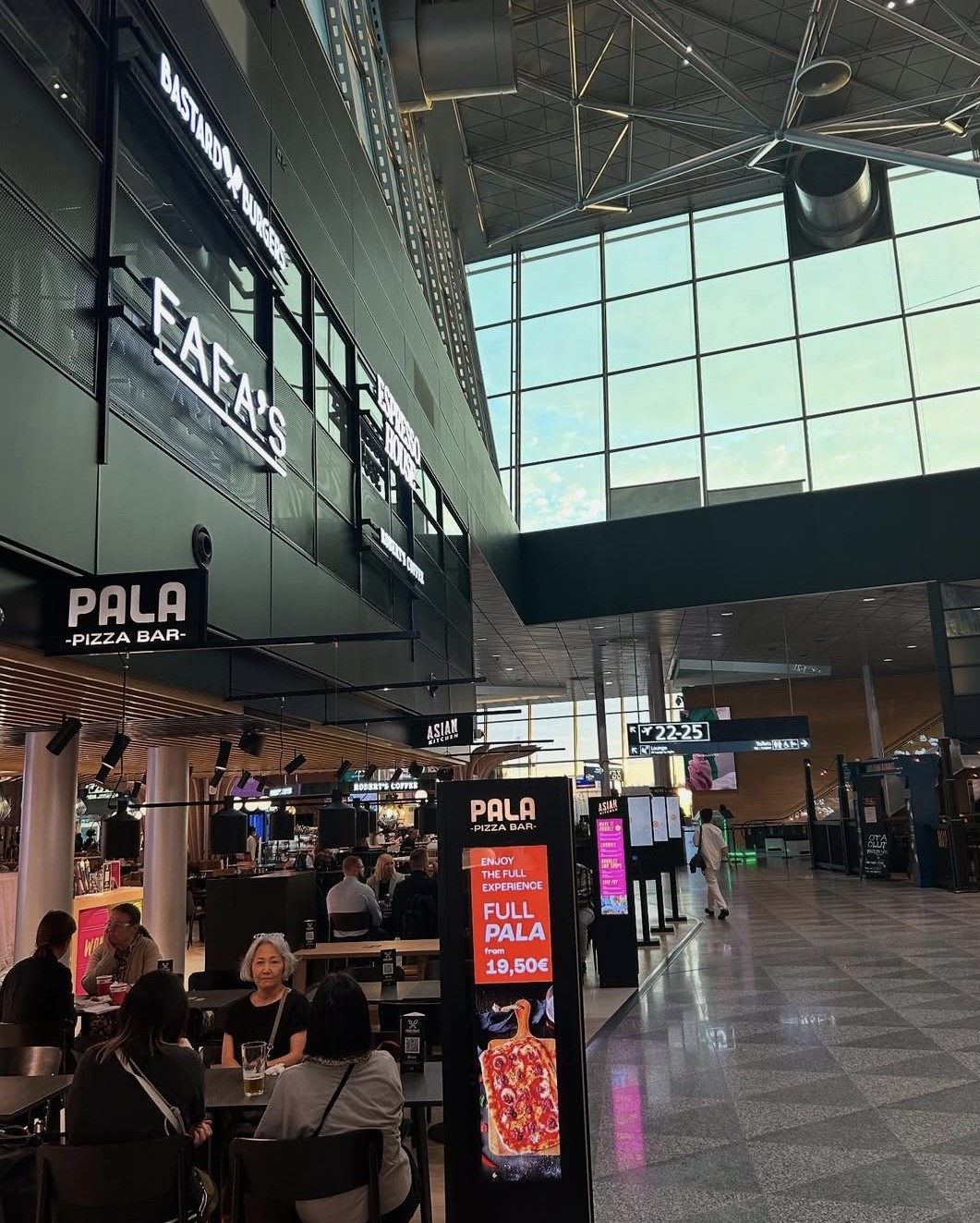 헬싱키공항 카페