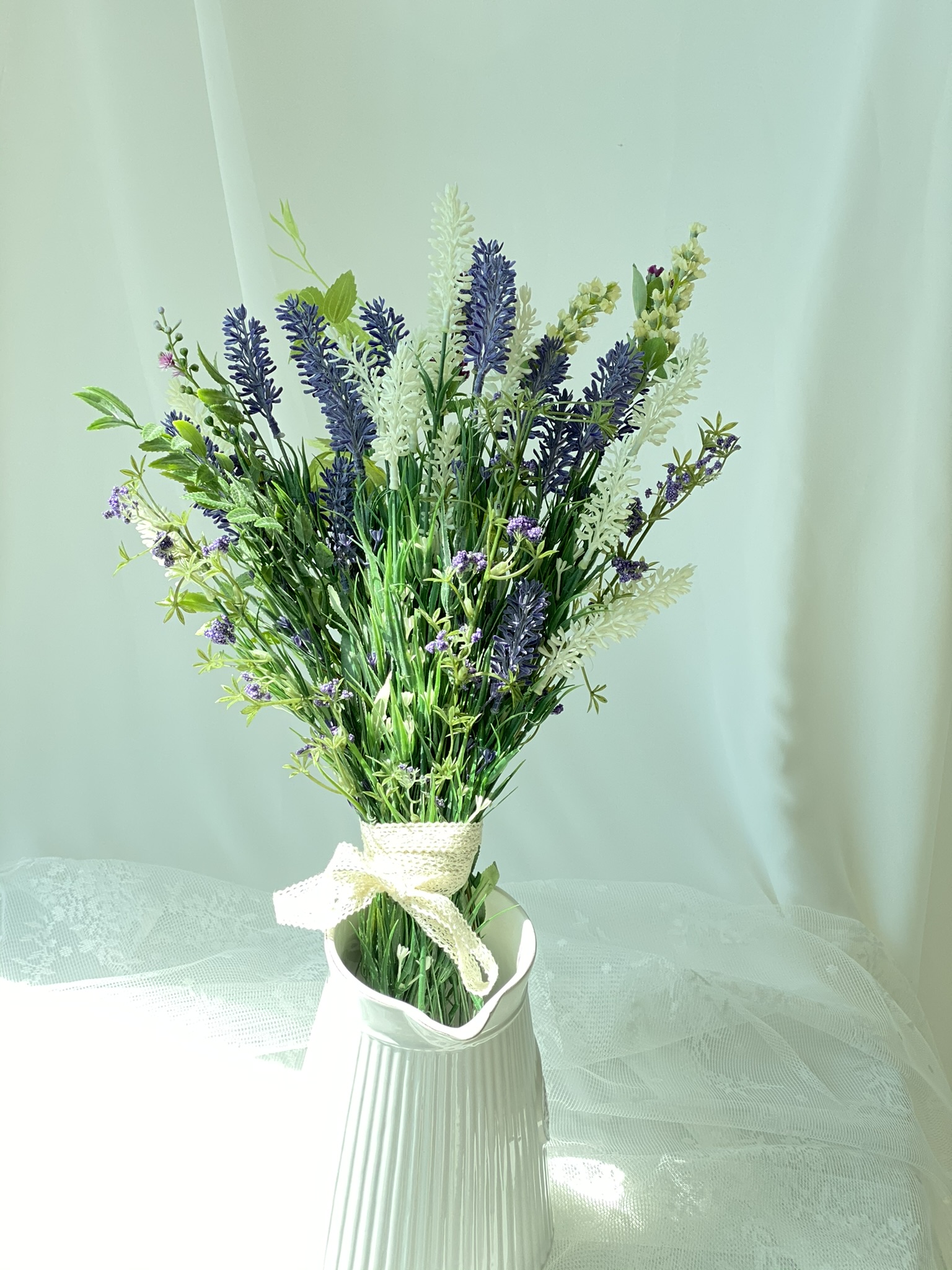 2024년 축하하는 라벤더 꽃다발화 화이트 화병