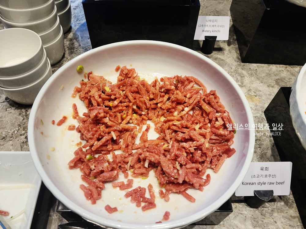 포포인츠 바이 쉐라톤 서울 명동 에볼루션 뷔페 런치 후기