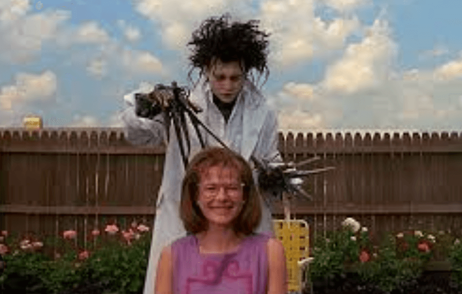 영화 가위손의 한장면