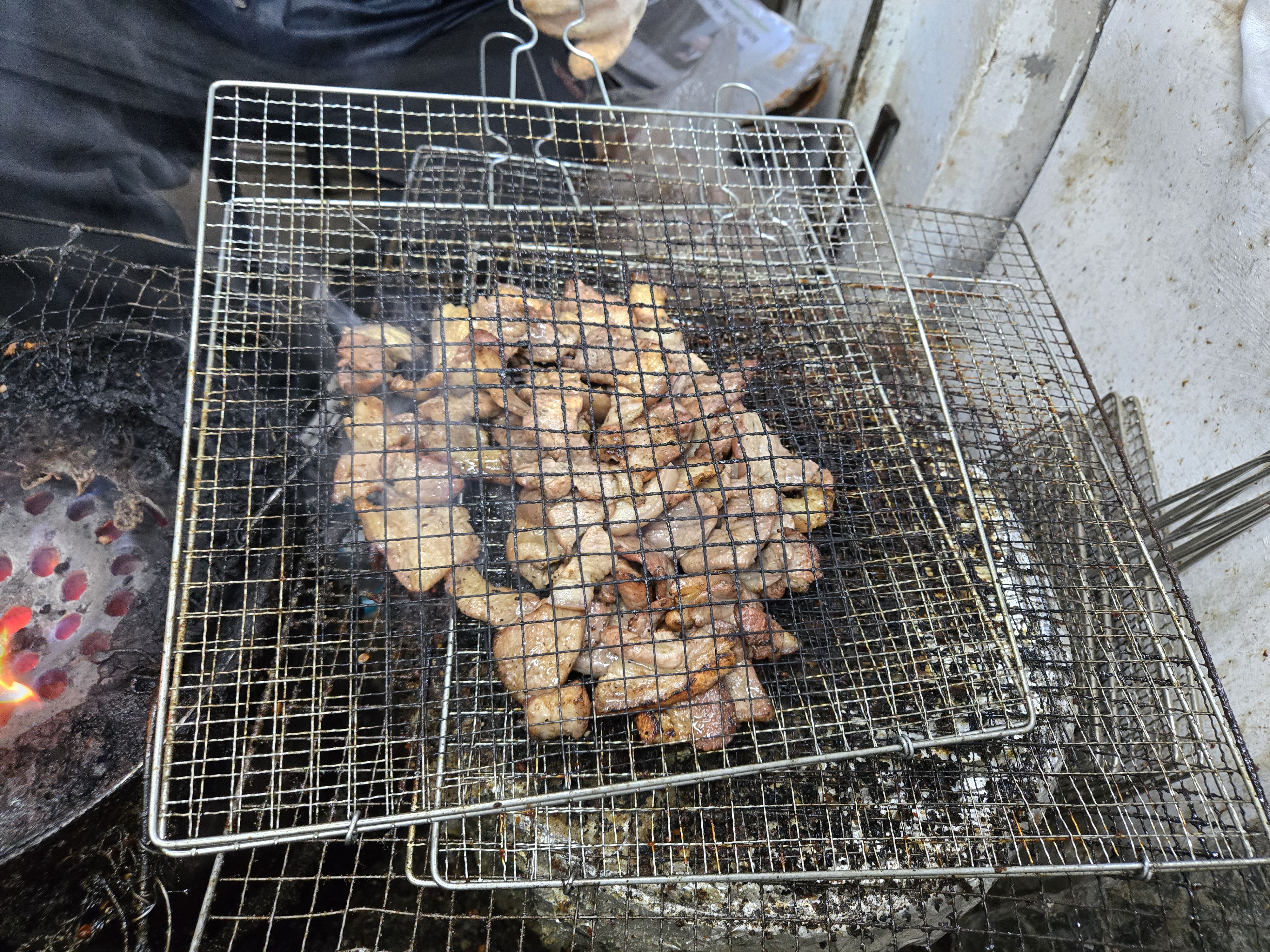 수성구 상동 시장 맛집 대흥식당 연탄구이
