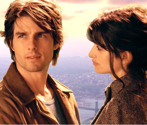 영화 속 주인공 남녀가 둘이 같이 있는 모습