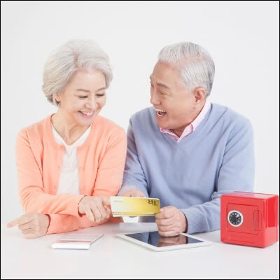 웃고있는노부부