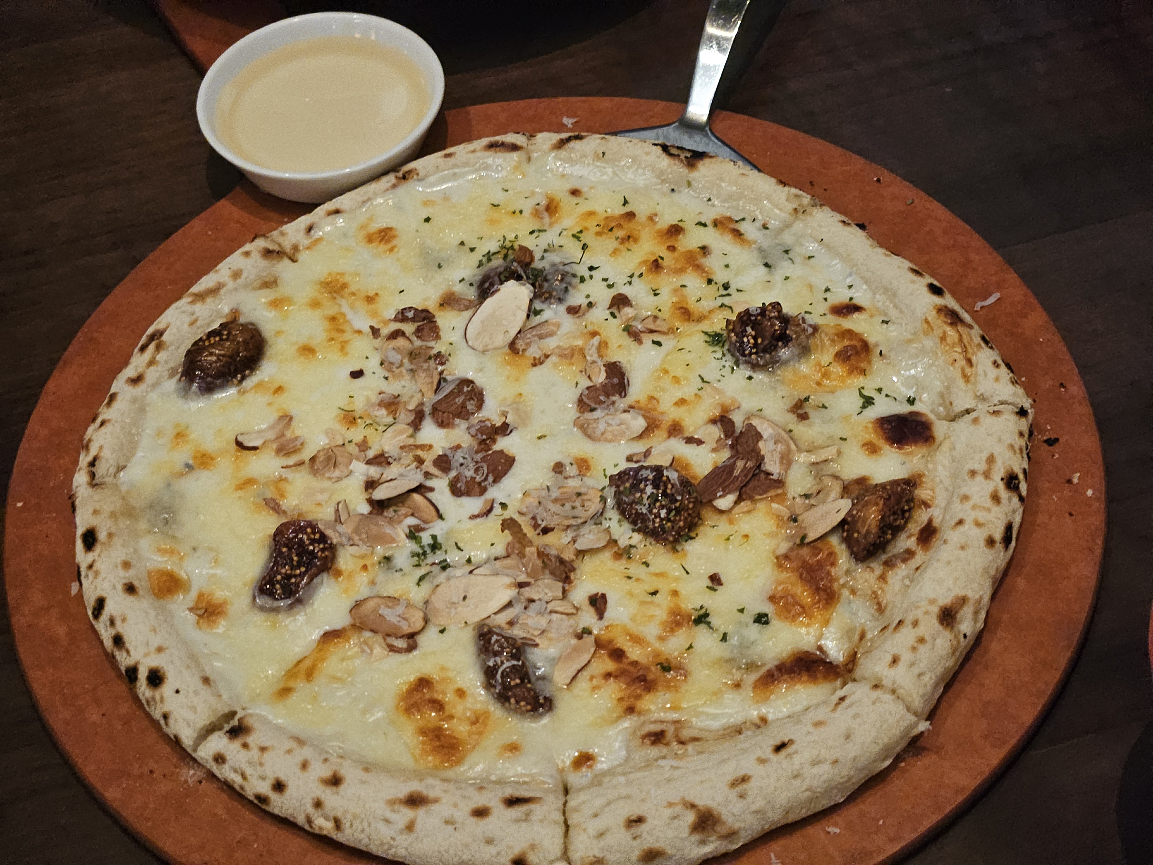 고르곤 졸라 피자