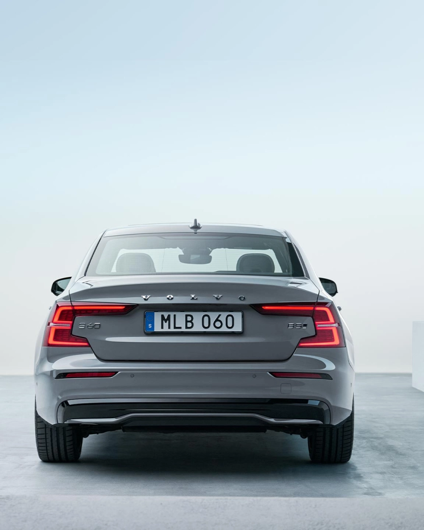 2025 볼보 S60 신형 가격 및 제원, 경쟁차종