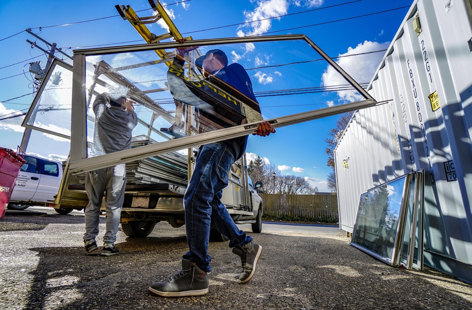자동문 센서는 사람과 동물을 어떻게 구분할까?