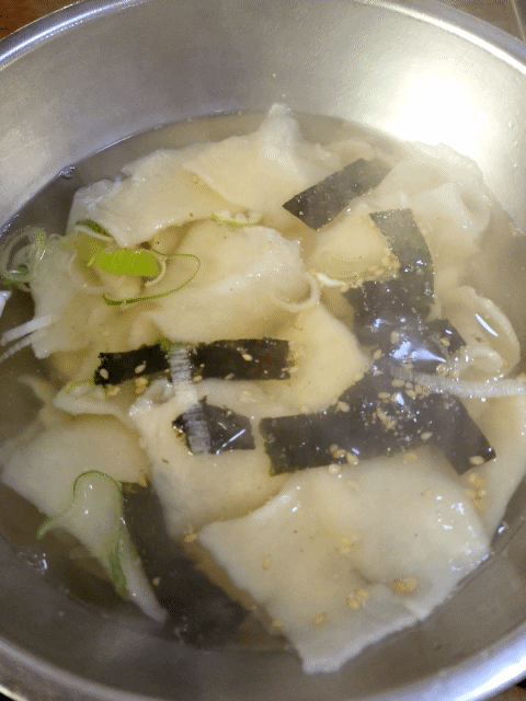 멸치육수의 감칠맛이 좋았던 남포수제비
