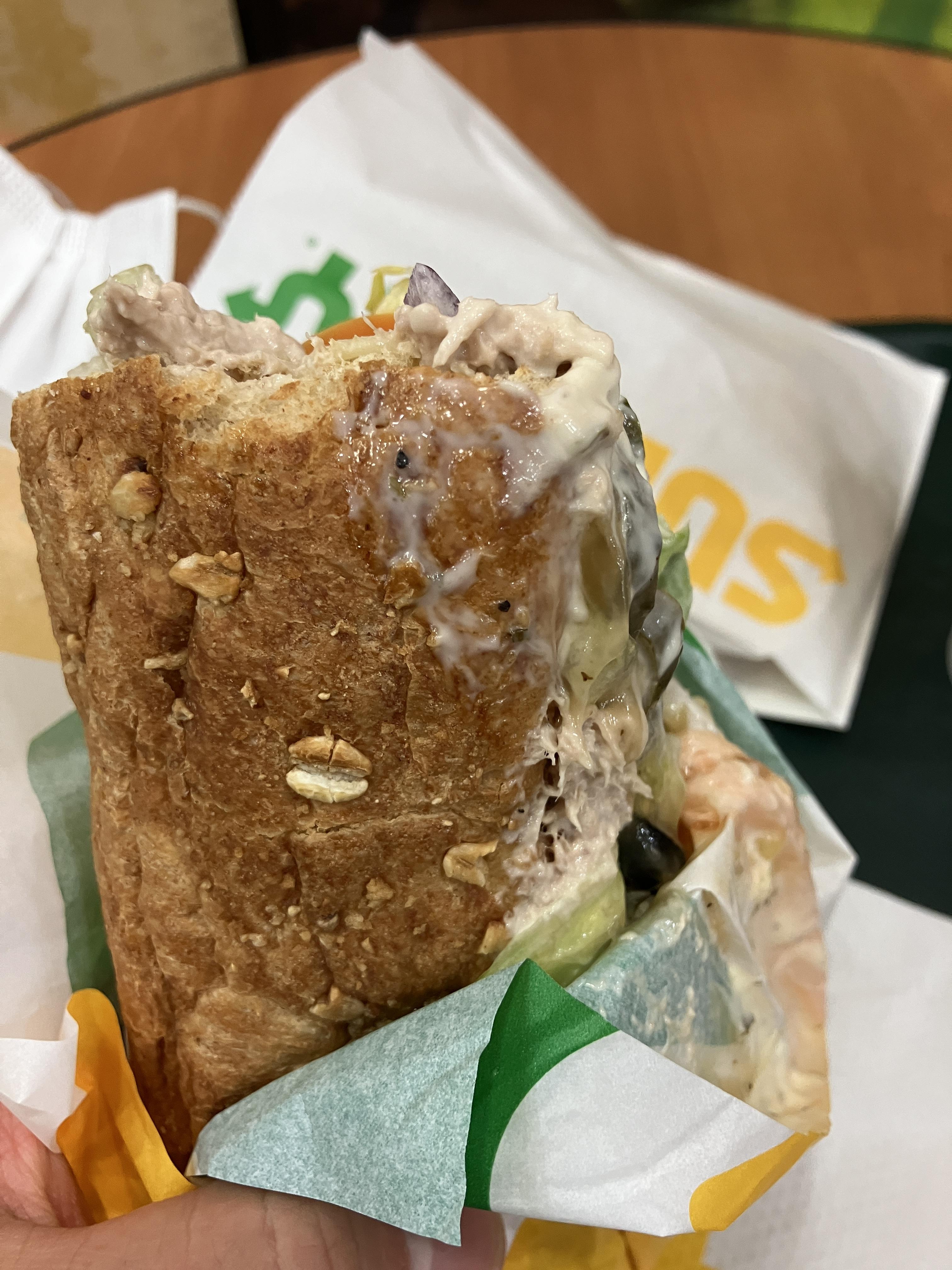 써브웨이 참치샌드위치 내돈내먹