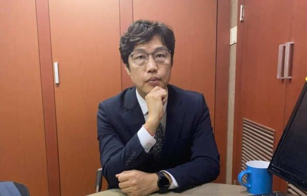 김준일 평론가 기자 활동