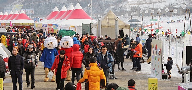 홍천강 꽁꽁축제, 프로그램 시간, 이용요금, 남녀노소 누구나 즐길 수 있는 얼음낚시, 맨손 송어낚시, 가족단위의 실내낚시터까지 제공합니다.