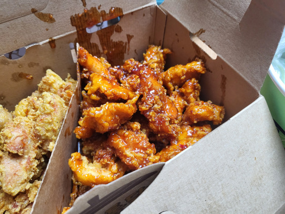 노랑통닭 아주대점-파닭 후라이드 반반순살 배달