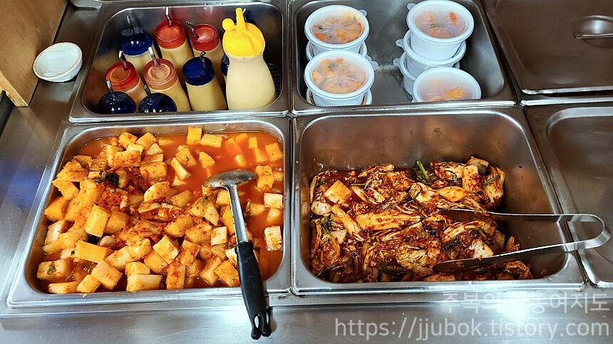 별미뼈해장국-신기점-밑반찬-셀프바-2