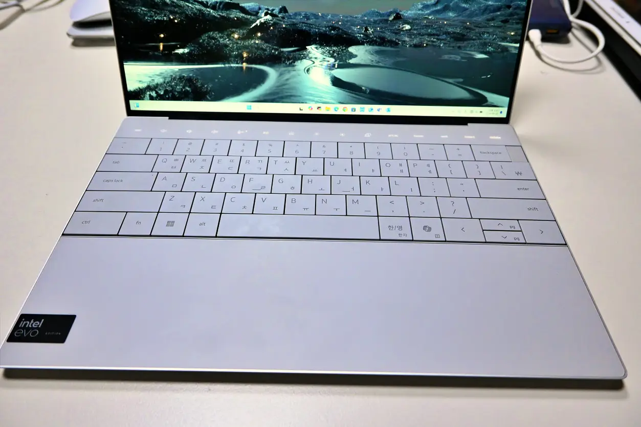 업무용 노트북 추천 DELL XPS 13 DX9340-WP04KR 리뷰 사진 8