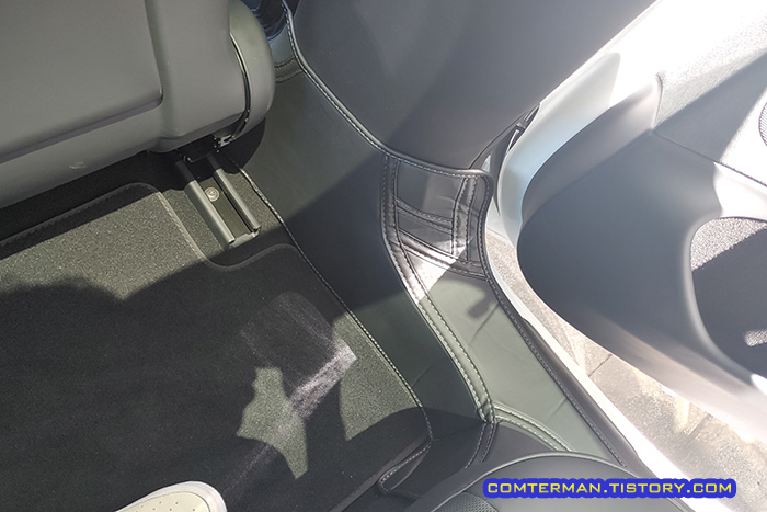 테슬라 모델3 하이랜드 뒷좌석 도어씰 패드