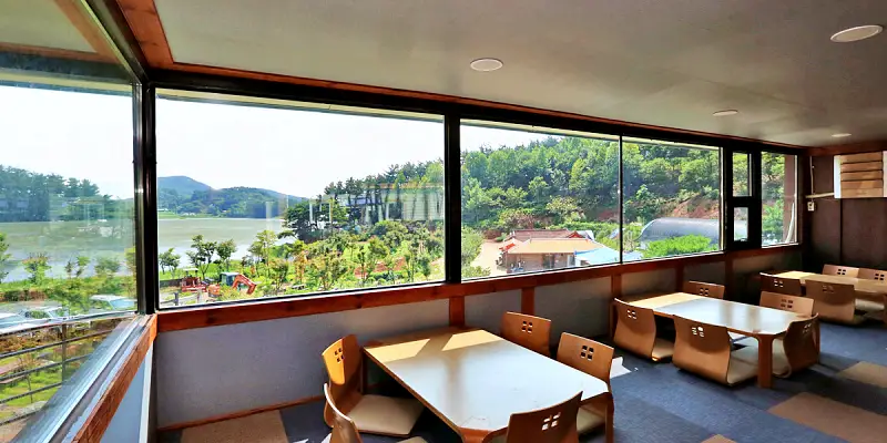 생방송오늘저녁 충남 태안 놀이방, 버섯 따기 체험, 저녁 삼겹살, 양념제육, 송고버섯, 쌈채소, 밥, 국 무한리필, 조식 한식 뷔페 맛집 추천