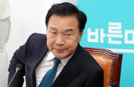 손학규&amp;#44; 병립형 선거제도 주장하는 이재명 비판 기자회견