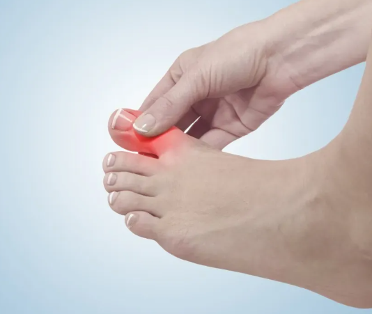 엄지 발가락 옆 통증