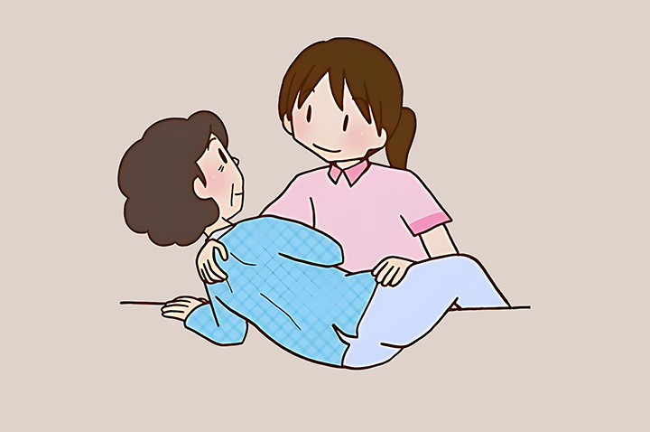 요실금-치료를-받는-노부인