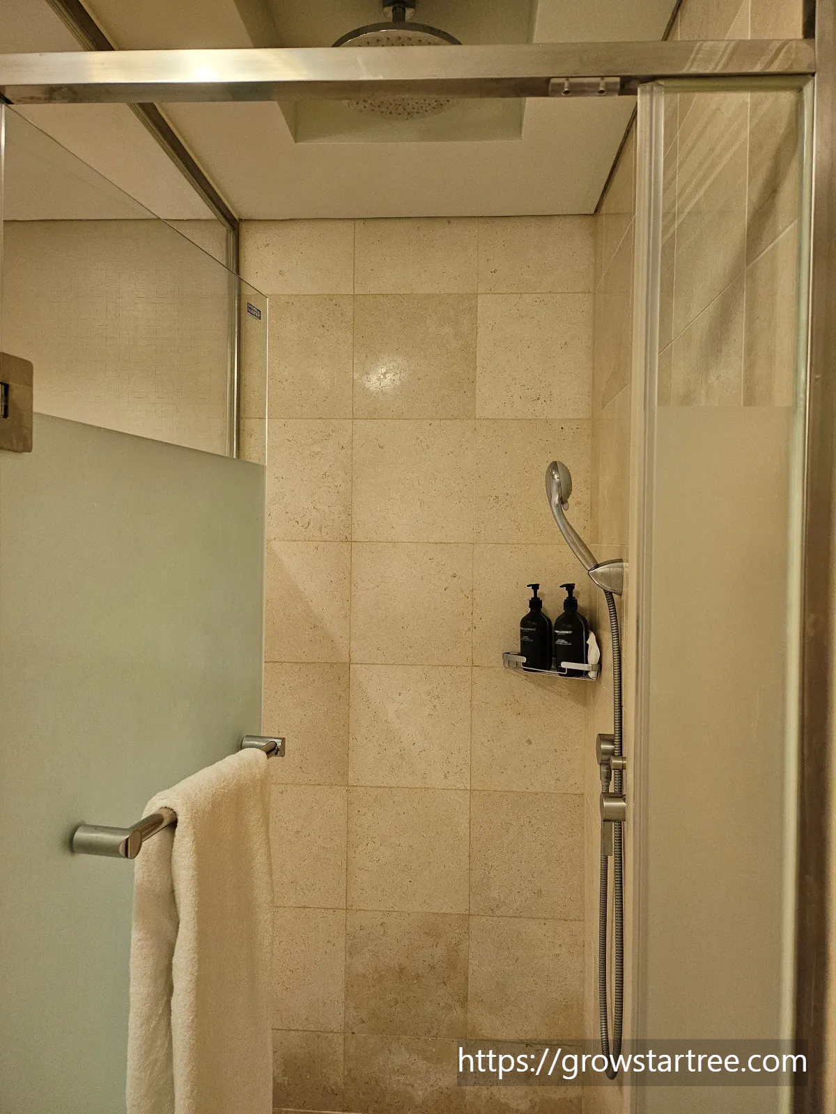 롯데호텔 제주 프리미어 가든뷰 패밀리 더블룸(프리미어 더블더블 가든)