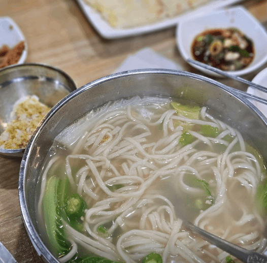 생방송오늘저녁 35년 손맛! 동대문 가마솥 안동국시 맛집