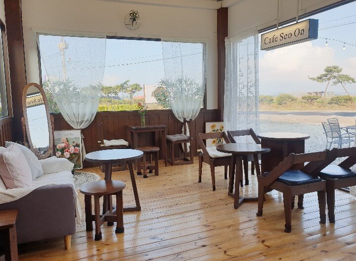 카페서온-별채-내부