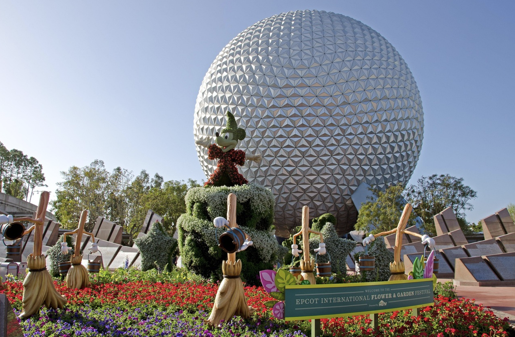 EPCOT 지구본 구조물 &ndash; 미래 도시 실험 개념에서 출발한 디즈니월드의 상징적 공간