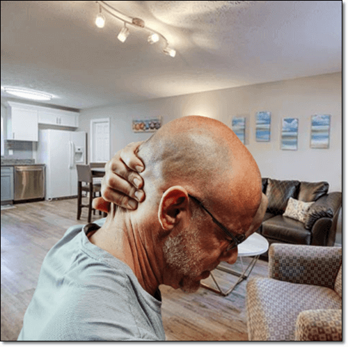 뒷목 잡은 노인