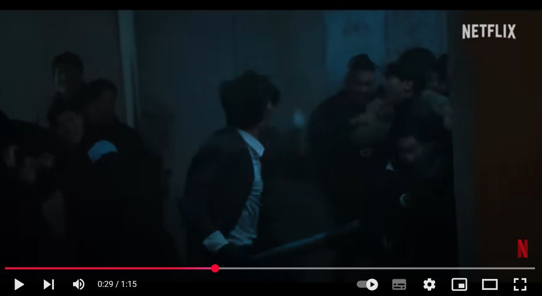 쇠빠다 액션 장면