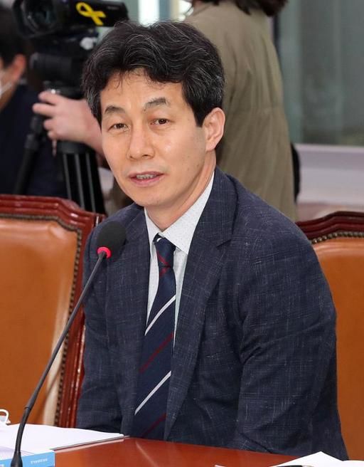 윤건영 국회의원 경호처 직원 제보