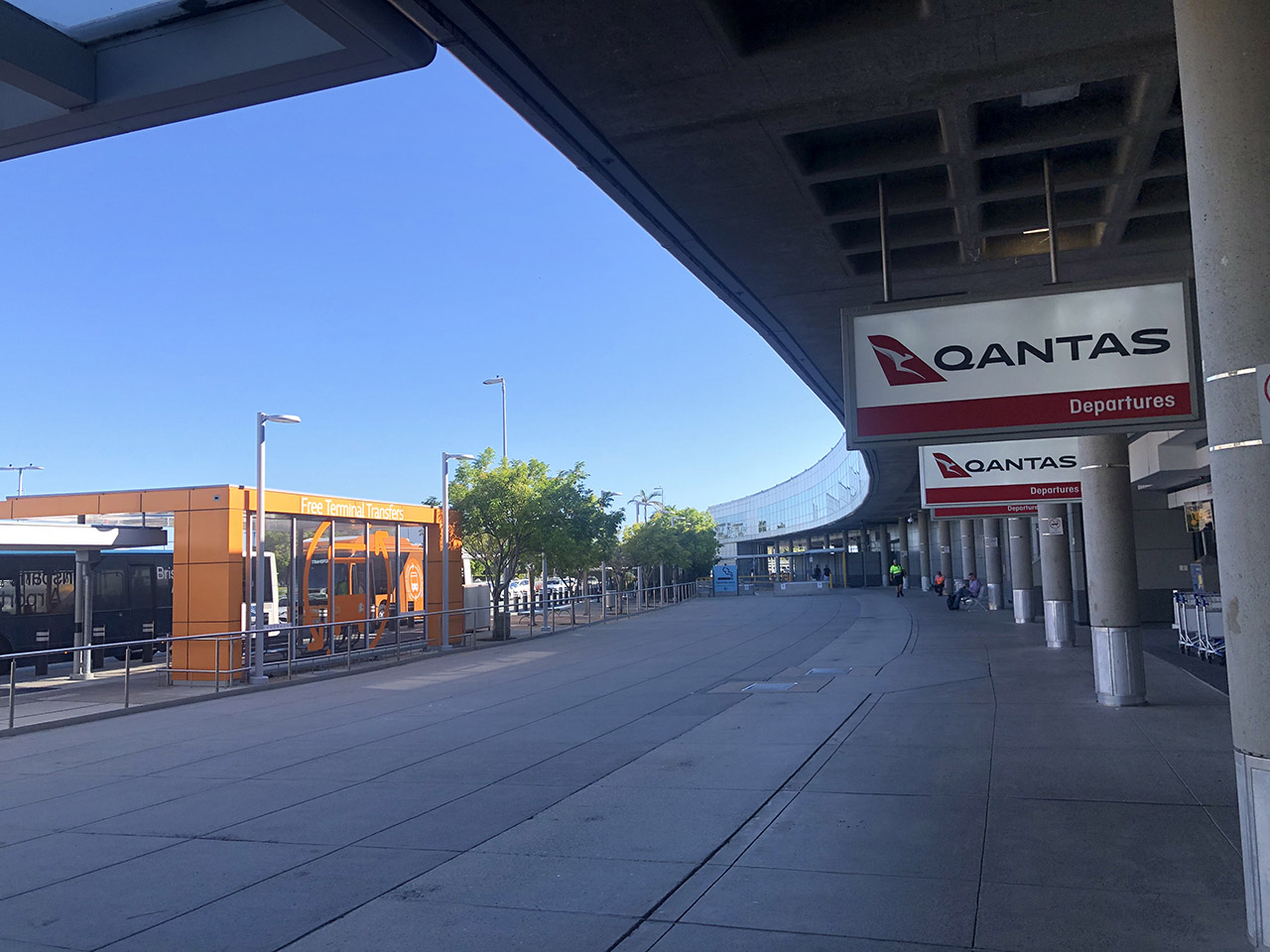 브리즈번 공항 탈출