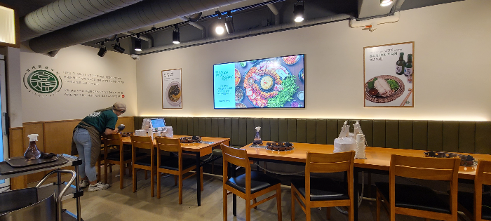 효자동솥뚜껑 성남금광점 듀록흑돼지 간판 식당내부