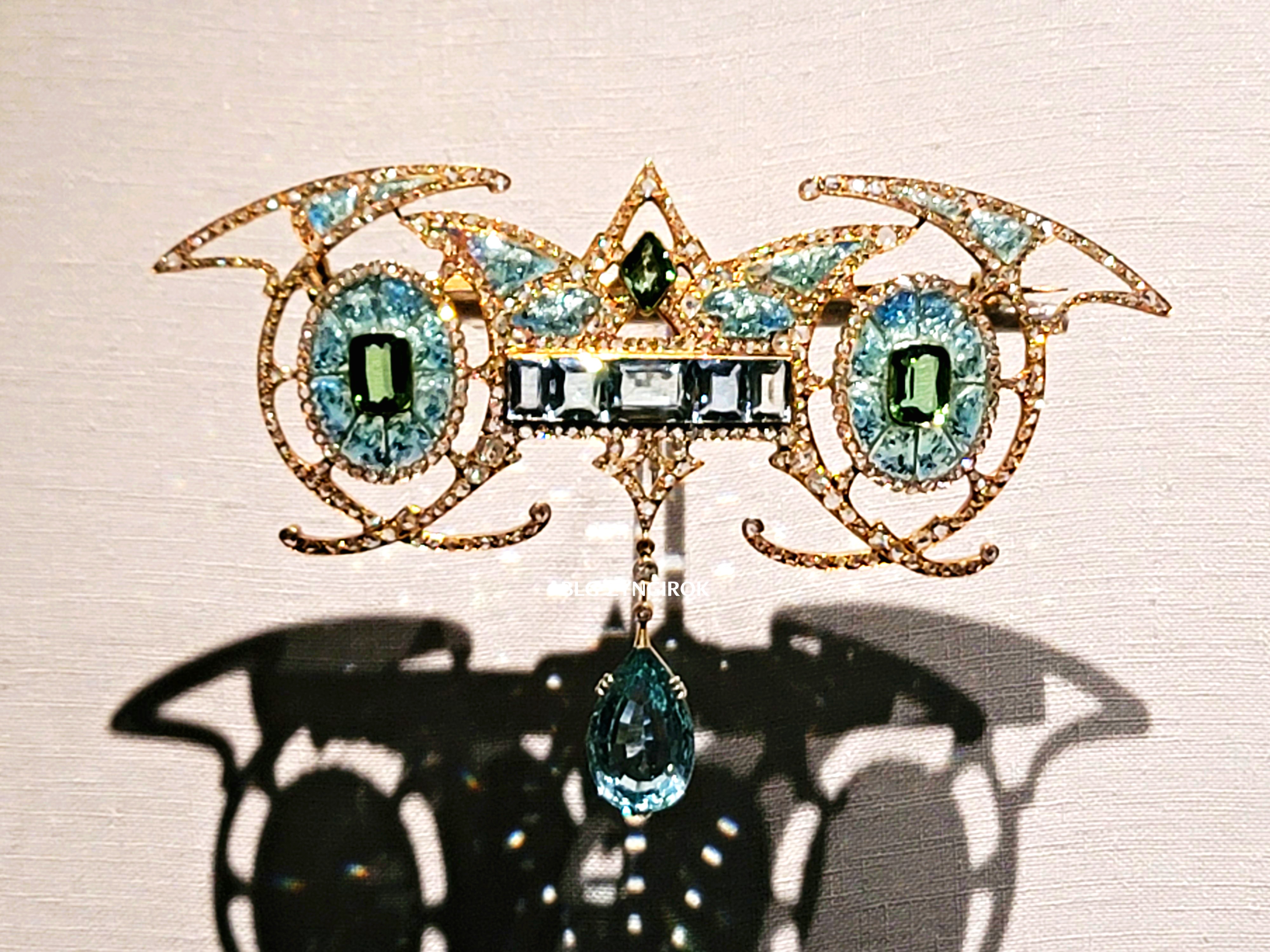 롯데타워 - 롯데뮤지엄 고혹의 보석 매혹의 시간 - 벨 에포크 전시품 모습이다.