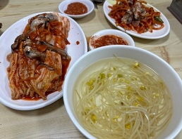 백반기행수원족발-가마솥족발