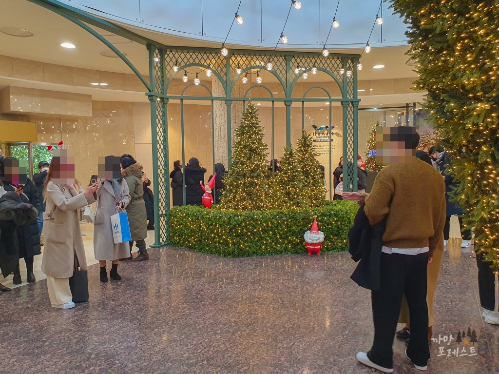 명동 롯데백화점 포토존