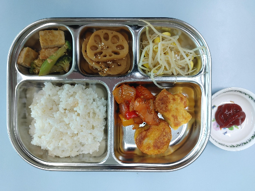 아이들-식판-사진