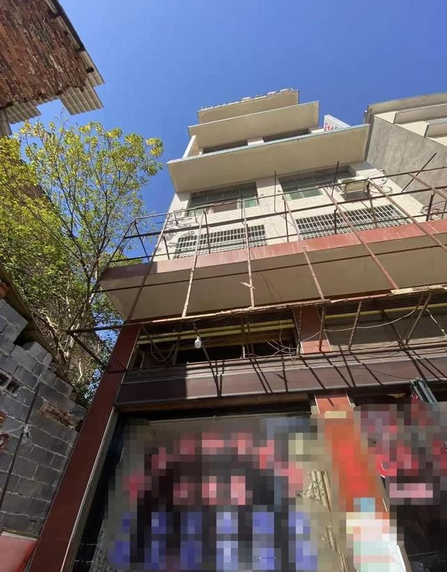 湖南(후난) 쌍봉현, 결혼 하루 전 연인 두 명이 잇달아 추락사…