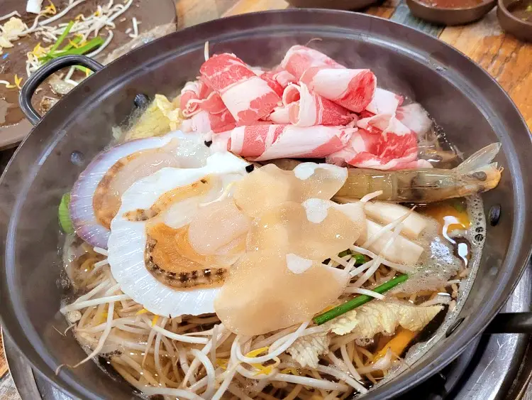 입이 쩍! 산해진미 한판! 키조개 우삼겹 삼합 철판구이 수원 조개구이 맛집 추천 생방송투데이 리얼맛집 오늘방송 전설의 맛