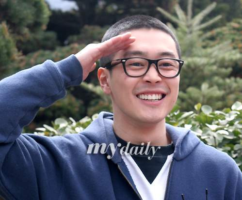 이켠 가수 데뷔 UP