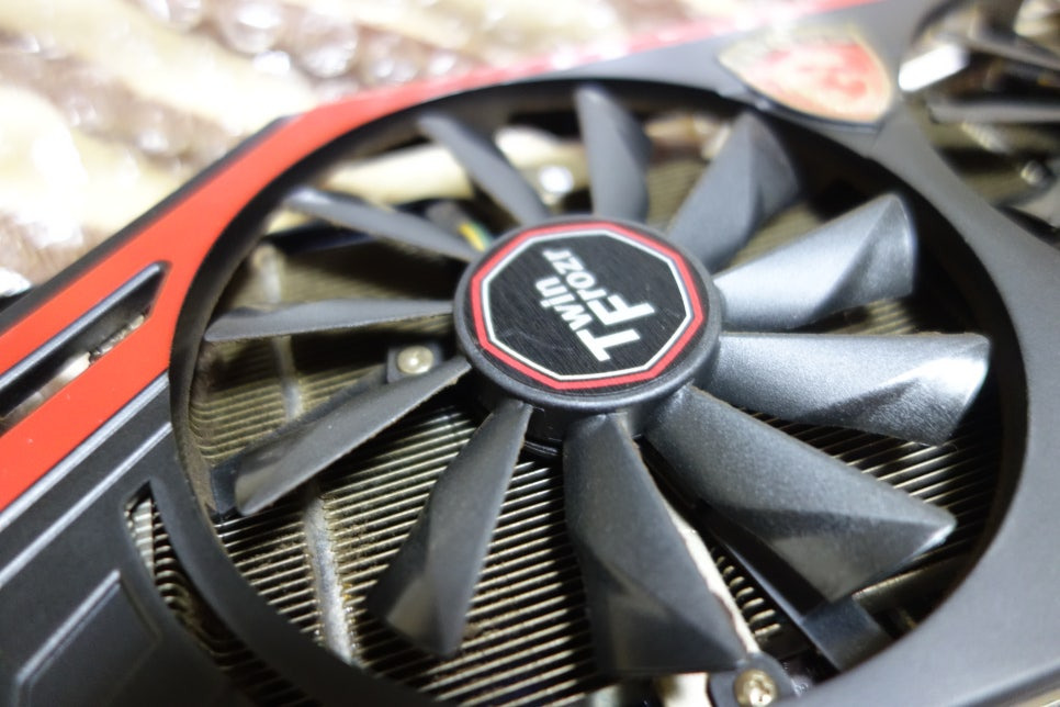GTX760 그래픽카드 박스 또는 본체 사진(2)