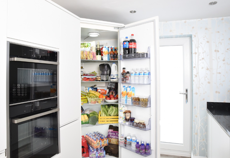 채소칸은 과연 채소만 넣어야 할까? 냉장고 구역별 최적 수납법