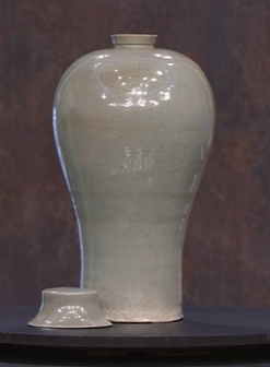 청자 음각 연화문 매병