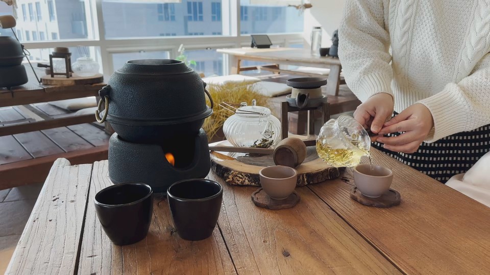 인천 영종도맛집 갈만한곳: 차분한 오션뷰 한식당 '바다앞테이블'