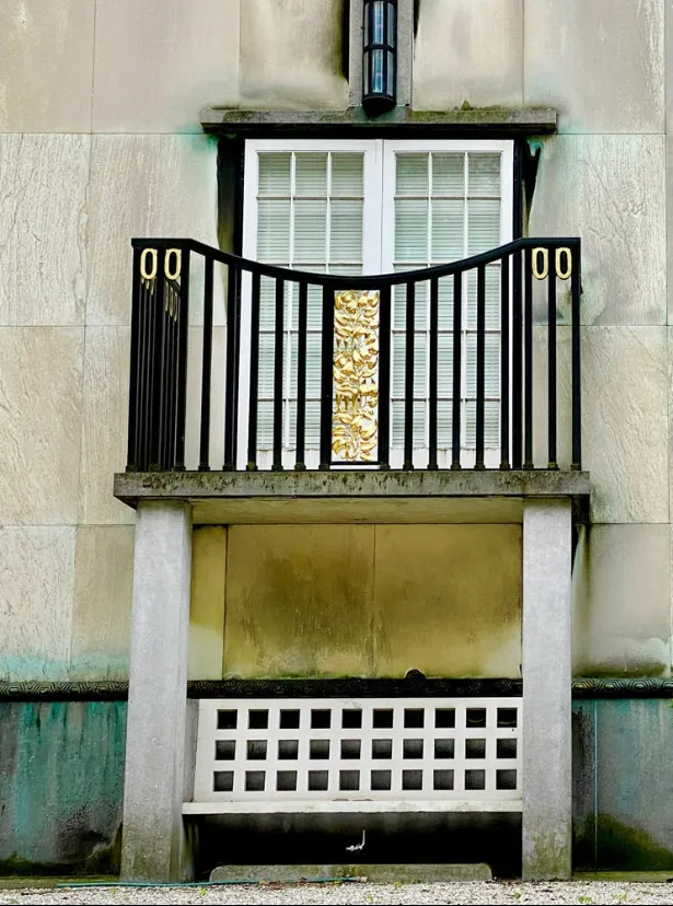 비엔나 분리파 대표 건축가 조셉 호프만의 대표작인 스톡렛 저택 외관