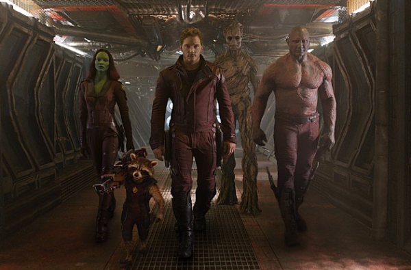 마블 영화 가디언즈 오브 갤럭시 스타로드 가모라 그루트 드랙스 로켓 팀 등장 장면