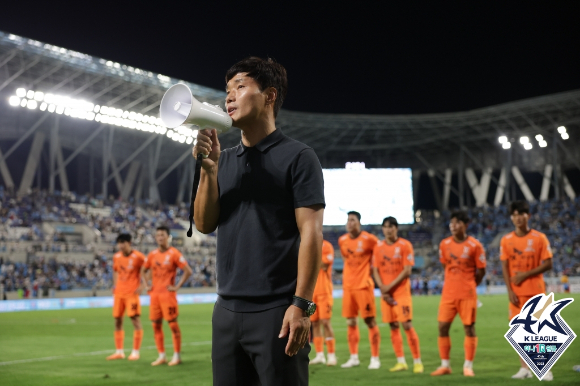 제주 유나이티드 남기일 감독이 성적 부진을 이유로 사임을 밝혔다. [사진=한국프로축구연맹]
