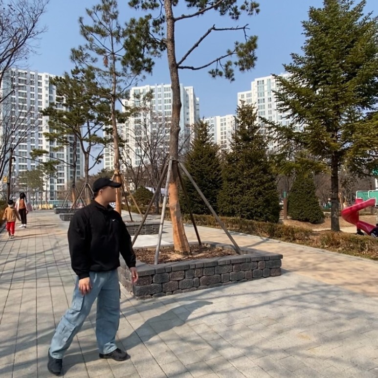 데일리룩(오뭘입) 윅 wick 볼캡, 나투시 스투시 아노락, 에즈카톤 카고청바지, 뉴발란스 410V5 트레일 블랙, 남자데일리룩, 남자데일리코디, 남자데일리패션, ootd